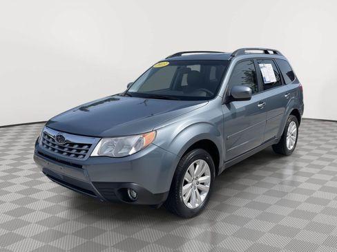 Used 2013 Subaru Forester 2.5X Limited AWD/4WD image 11