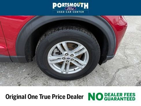 Used 2022 Ford Explorer XLT image 30