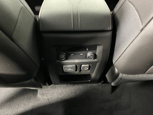 Used 2023 Chevrolet Traverse RS image 41