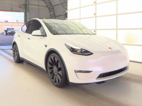 Used 2022 Tesla Model Y Performance image 2
