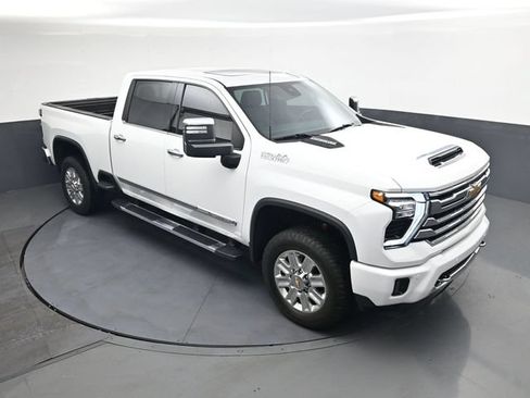Used 2024 Chevrolet Silverado 2500 High Country w/ High Country Premium Package AWD/4WD image 22