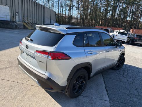 Used 2024 Toyota Corolla Cross LE image 11