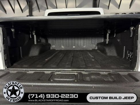 Used 2021 Jeep Gladiator Rubicon AWD/4WD image 13
