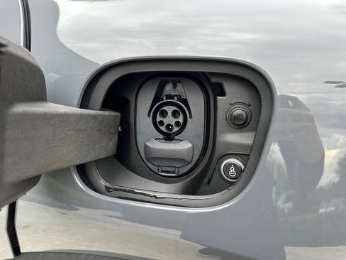 Certified 2026 Porsche Macan Electric RWD image 43