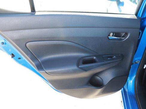 Used 2023 Nissan Versa SV image 11