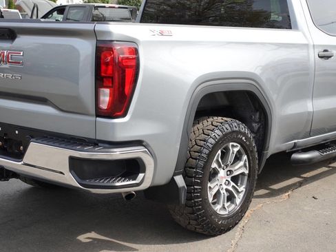Used 2023 GMC Sierra 1500 Pro w/ Pro Value Package AWD/4WD image 11