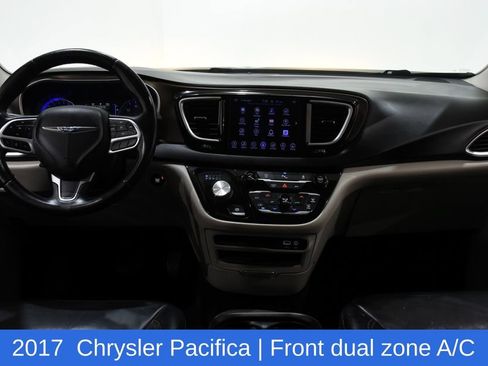 Used 2017 Chrysler Pacifica Touring-L FWD image 8