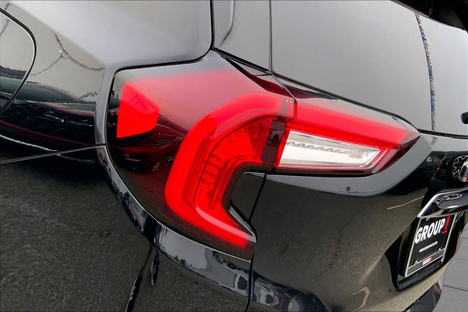 Used 2022 GMC Terrain SLT w/ Infotainment Package II FWD image 25