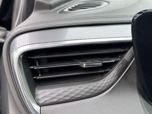 Used 2024 Buick Encore GX Sport Touring image 21