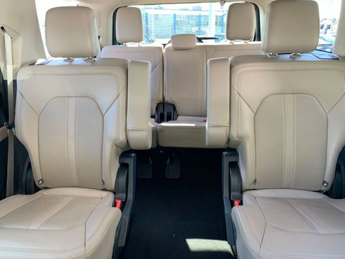 Used 2024 Ford Expedition Limited image 38