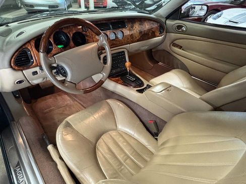 Used 1998 Jaguar XK8 Convertible RWD image 31