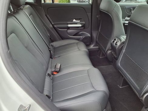 Used 2025 Mercedes-Benz GLA 250 4MATIC image 19