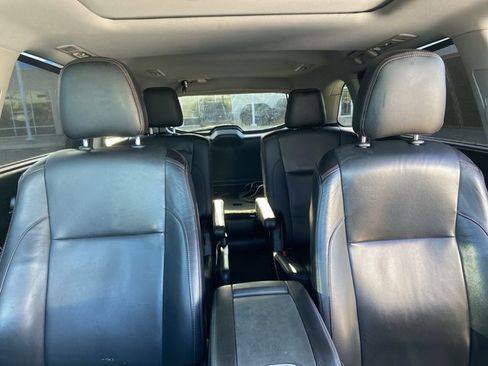Used 2019 Toyota Highlander XLE image 19