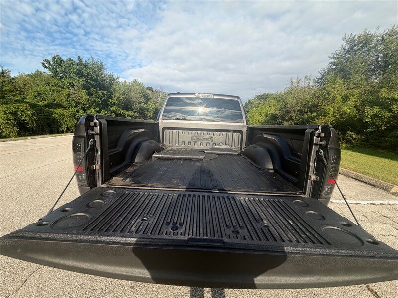 Used 2015 RAM 1500 Express AWD/4WD image 9