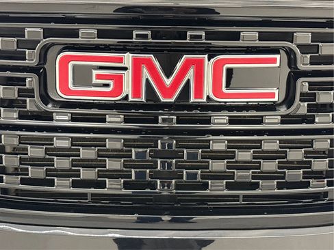 Used 2018 GMC Acadia SLT image 35