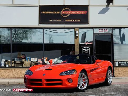 Used 2004 Dodge Viper SRT-10 image 1