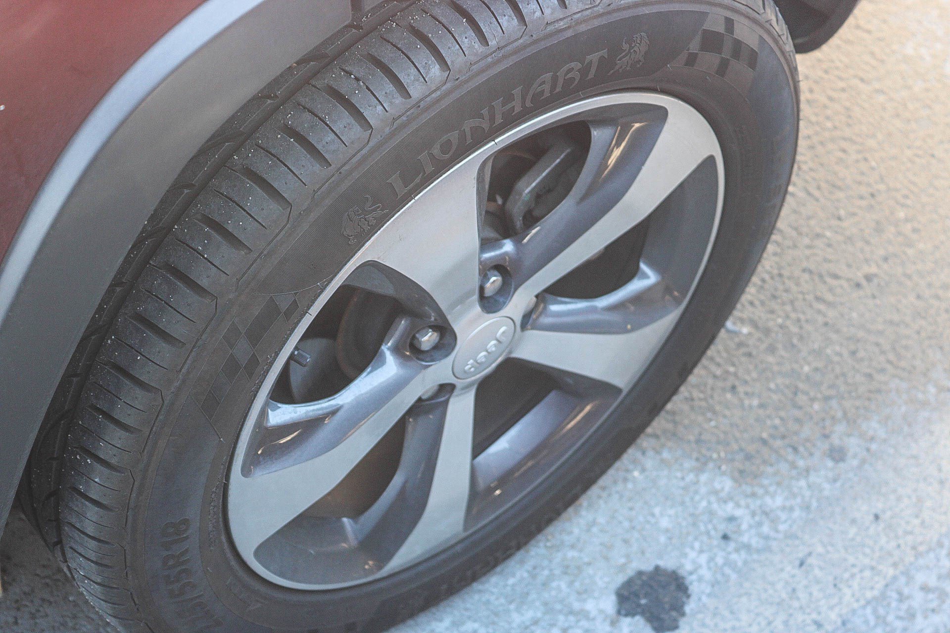 Used 2019 Jeep Cherokee Limited FWD image 11