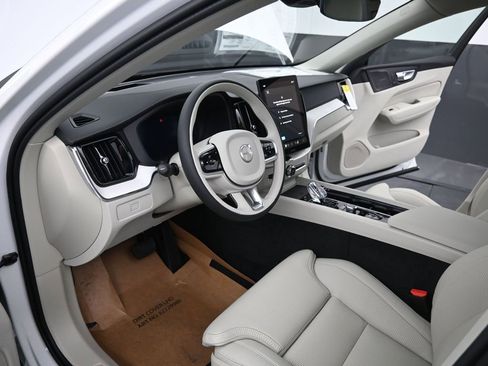New 2026 Volvo XC60 B5 Ultra w/ Protection Package Premier image 14