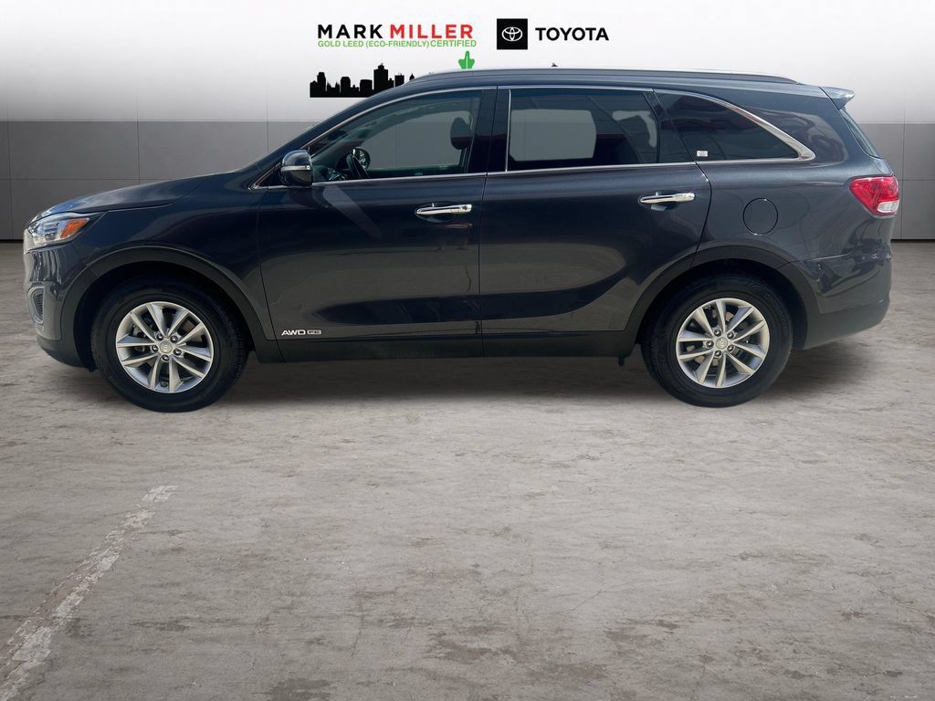 Used 2018 Kia Sorento LX w/ LX V6 Convenience Package AWD/4WD image 2