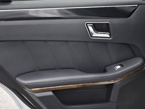 Used 2010 Mercedes-Benz E 350 E 350 image 24