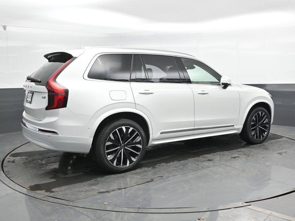 New 2026 Volvo XC90 B6 Plus w/ Protection Package AWD/4WD image 2