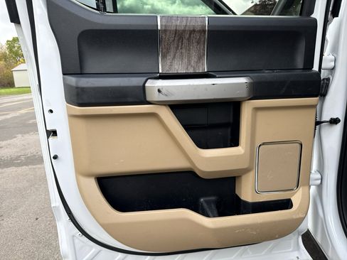 Used 2017 Ford F350 Lariat w/ Snow Plow Prep Package image 21