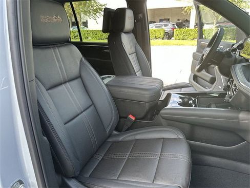 New 2026 Chevrolet Suburban High Country image 27