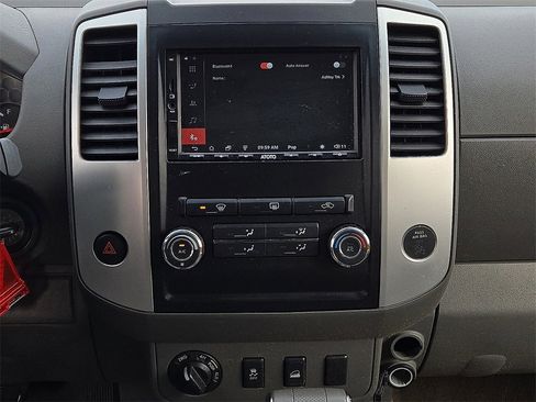 Used 2012 Nissan Frontier SV image 11