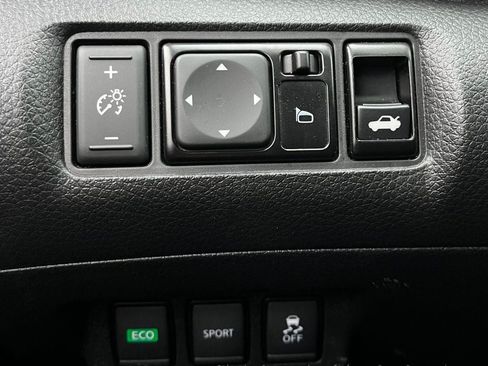 Used 2018 Nissan Sentra NISMO FWD image 21