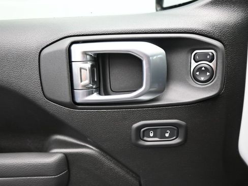 New 2026 Jeep Gladiator Sport AWD/4WD image 11