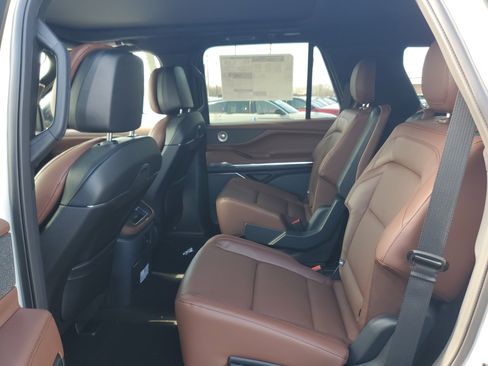 New 2026 Lincoln Navigator Reserve image 27