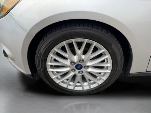 Used 2014 Ford Focus Titanium FWD image 27