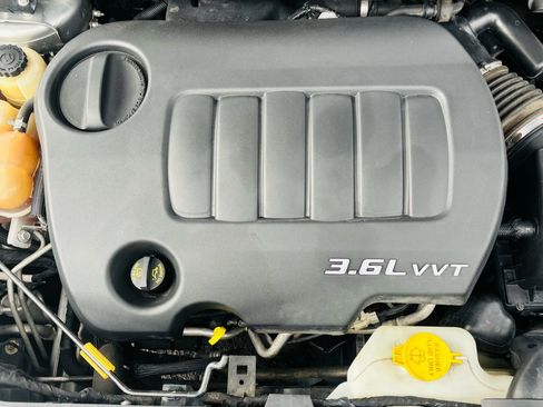 Used 2013 Dodge Journey SXT w/ Flexible Seating Group image 3