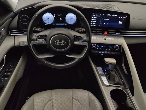 Used 2024 Hyundai Elantra Limited image 22