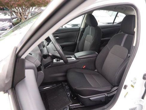 Used 2024 Nissan Sentra SV w/ All-Weather Package FWD image 8