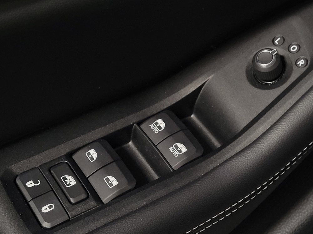 Used 2023 Jeep Grand Cherokee L Laredo RWD image 27