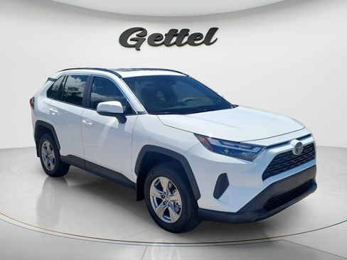 Used 2025 Toyota RAV4 XLE w/ Convenience Package FWD image 3