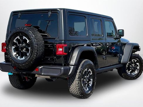 Used 2025 Jeep Wrangler Unlimited Rubicon 4xe w/ Convenience Group AWD/4WD image 6