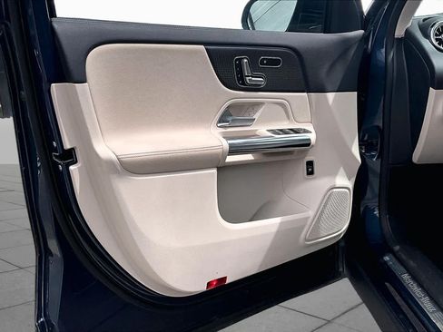Certified 2021 Mercedes-Benz GLA 250 image 22