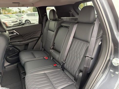 Used 2025 Mitsubishi Outlander SEL image 21