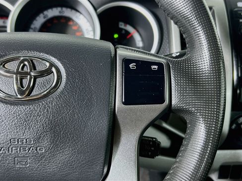 Used 2013 Toyota Tacoma 4x4 Access Cab V6 w/ SR5 Pkg image 19