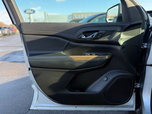 Used 2019 GMC Acadia SLE image 10