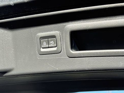 Used 2023 MAZDA CX-50 2.5 S w/ Preferred Plus Pkg image 19