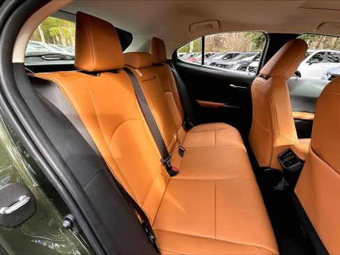 Used 2021 Lexus UX 250h image 21