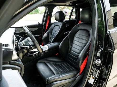 Used 2021 Mercedes-Benz GLC 43 AMG 4MATIC image 26