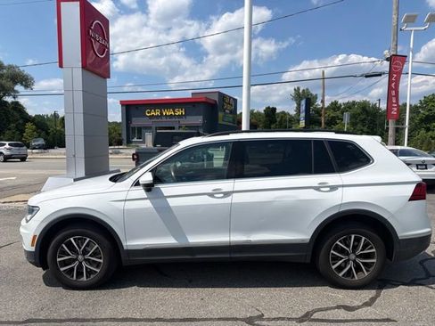 Used 2018 Volkswagen Tiguan SE w/ Panoramic Sunroof Package AWD/4WD image 8