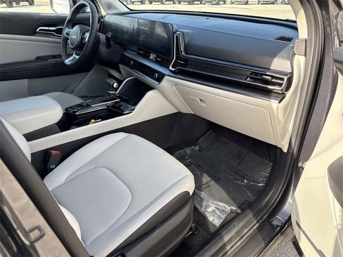 Used 2024 Kia Sportage EX image 29