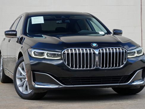 Used 2021 BMW 740i xDrive AWD/4WD image 2