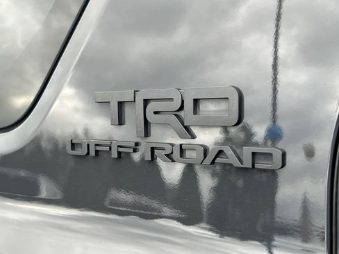 Used 2025 Toyota 4Runner TRD Off-Road image 10