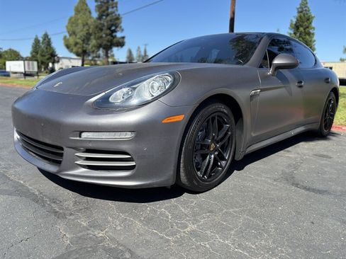Used 2014 Porsche Panamera 4 AWD/4WD image 6